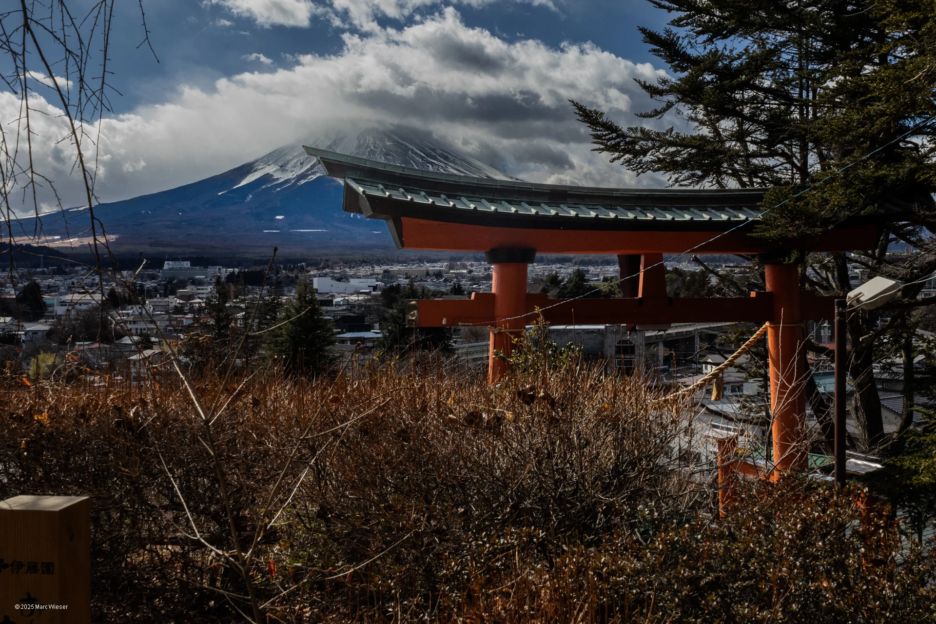 Mont fuji vu du temple Shiogama